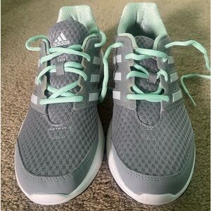 Adidas Running Shows Women’s size 8 Adiwear Gray Mint Green